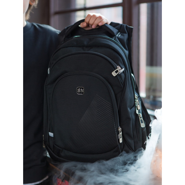 Чорний шкільний рюкзак з USB-слотом для підлітків, водонепроникний, 23 л, ортопедична спинка Чорний шкільний рюкзак з USB-слотом для підлітків, водонепроникний, 23 л, ортопедична спинка
