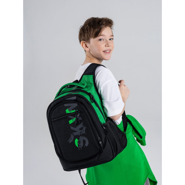 Шкільний рюкзак Sky Name (Winner) для хлопчиків, на 3 відділення, ортопедична спинка, чорний з зеленим, 21 л Шкільний рюкзак Sky Name (Winner) для хлопчиків, на 3 відділення, ортопедична спинка, чорний з зеленим, 21 л