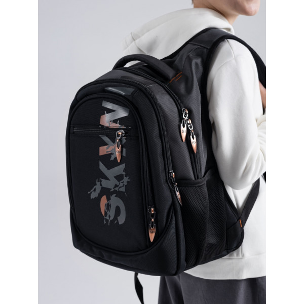 Шкільний рюкзак Sky Name (Winner) для хлопчиків, на 3 відділення, ортопедична спинка, чорний з сірим Шкільний рюкзак Sky Name (Winner) для хлопчиків, на 3 відділення, ортопедична спинка, чорний з сірим