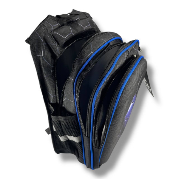 Школьный рюкзак для мальчиков 6–9 лет, черный, в комплекте с пеналом, на 3 отделения Школьный рюкзак для мальчиков 6–9 лет, черный, в комплекте с пеналом, на 3 отделения