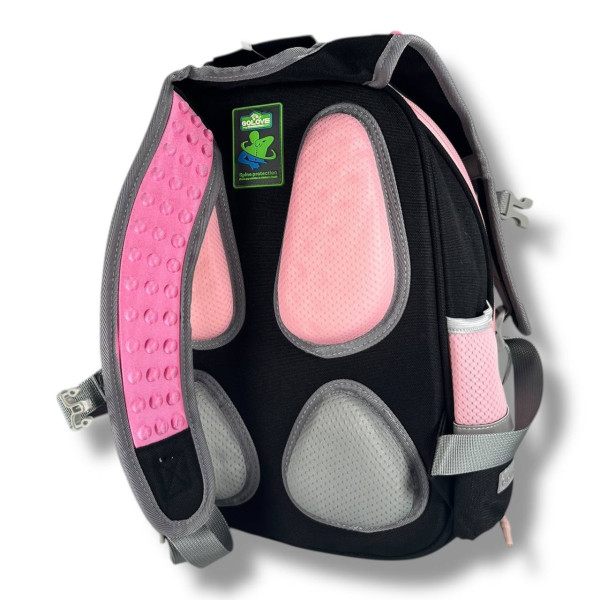 Черный школьный рюкзак с принтом Бабочка для девочки 1-4 классов, на 3 отделения с удобным органайзером Черный школьный рюкзак с принтом Бабочка для девочки 1-4 классов, на 3 отделения с удобным органайзером