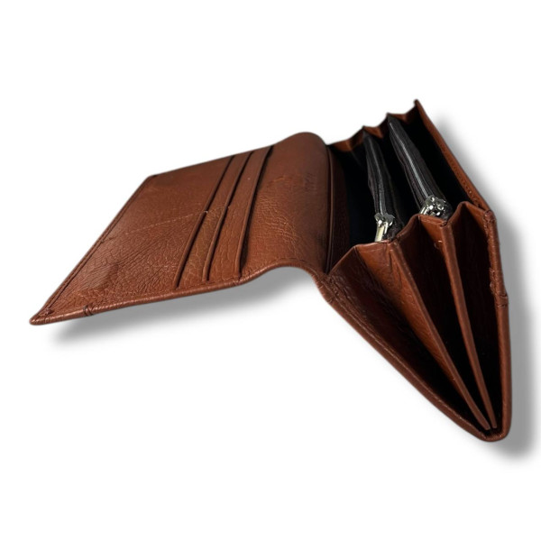 Женский кошелек из натуральной кожи с тиснением, коричневый (17×9 см) Женский кошелек из натуральной кожи с тиснением, коричневый (17×9 см)