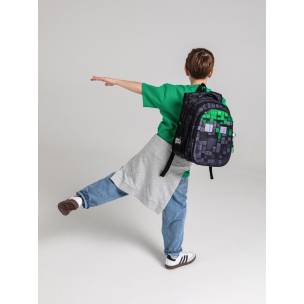 Школьный рюкзак для мальчиков черно-серый с зеленым.