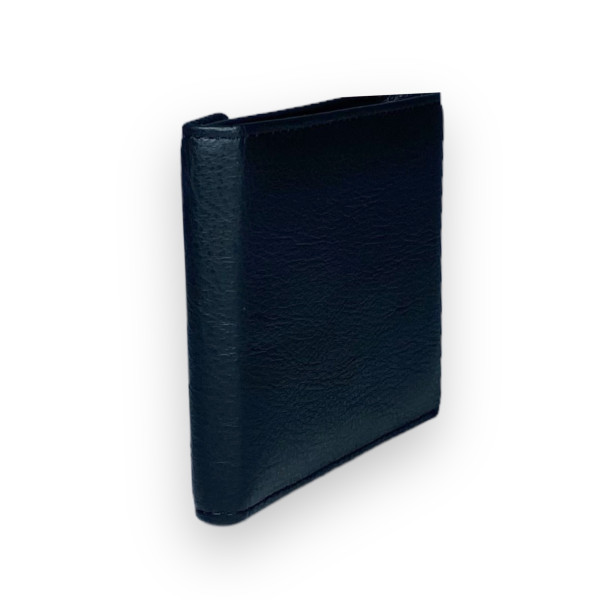 Кожаный мужской кошелек, фиксируемый кнопкой Кожаный мужской кошелек, фиксируемый кнопкой