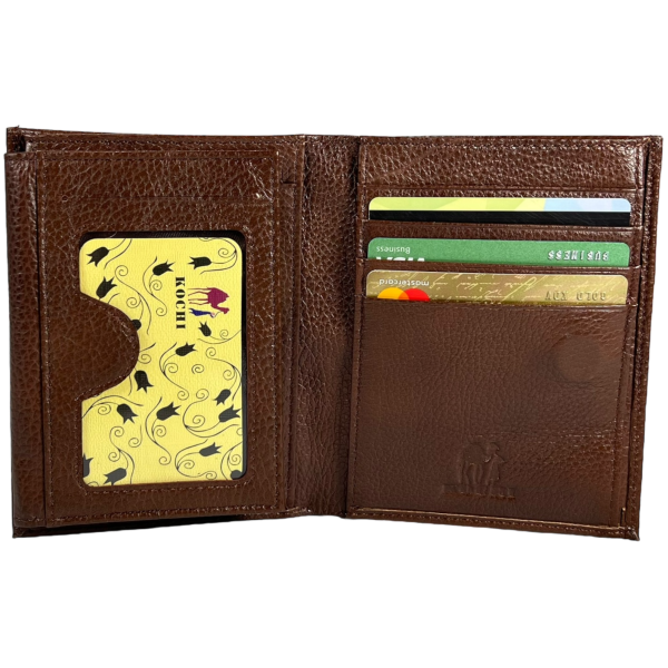 Элегантный кошелек для мужчин из натуральной кожи, цвет коричневый. Элегантный кошелек для мужчин из натуральной кожи, цвет коричневый.