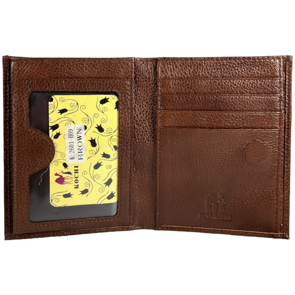 Элегантный кошелек для мужчин из натуральной кожи, цвет коричневый. Элегантный кошелек для мужчин из натуральной кожи, цвет коричневый.
