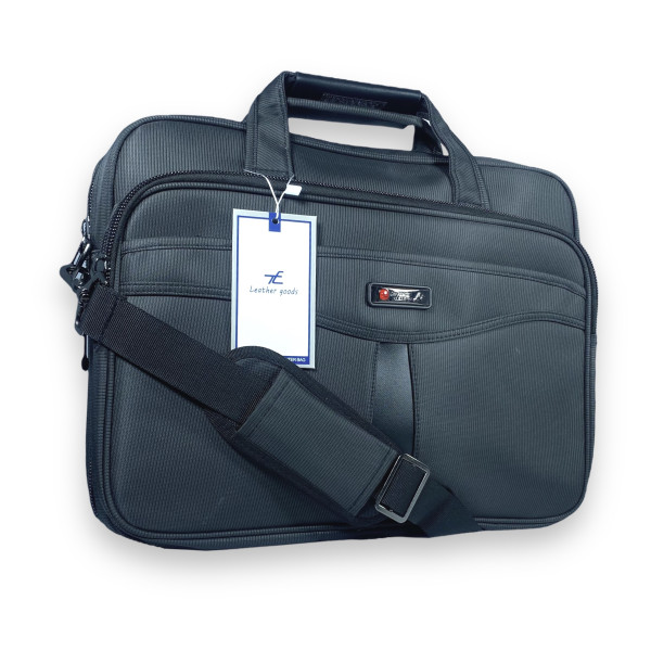 Сумка для ноутбука с расширением на два отдела, дополнительные карманы, черная Сумка для ноутбука с расширением на два отдела, дополнительные карманы, черная