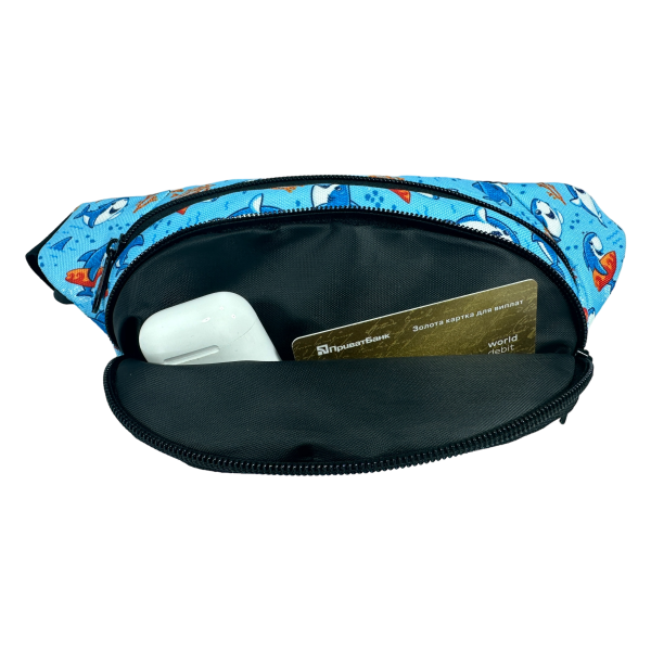 Детская сумка-бананка Baby Shark на 2 отделения, застежка на молнии Детская сумка-бананка Baby Shark на 2 отделения, застежка на молнии