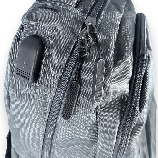 Міський рюкзак 21 л, два відділення, бічні кишені, фронтальна кишеня, USB вхід, сірий Міський рюкзак 21 л, два відділення, бічні кишені, фронтальна кишеня, USB вхід, сірий