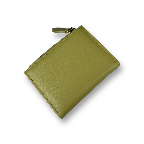 Компактный женский кошелек из экокожи с застежкой на кнопке Компактный женский кошелек из экокожи с застежкой на кнопке