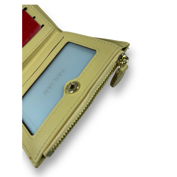 Компактный женский кошелек из экокожи с застежкой на кнопке Компактный женский кошелек из экокожи с застежкой на кнопке