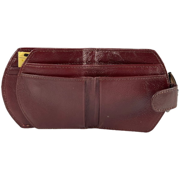 Стильный кошелек элегантный кожаный, цвет кримсон, с кнопочной застежкой Стильный кошелек элегантный кожаный, цвет кримсон, с кнопочной застежкой