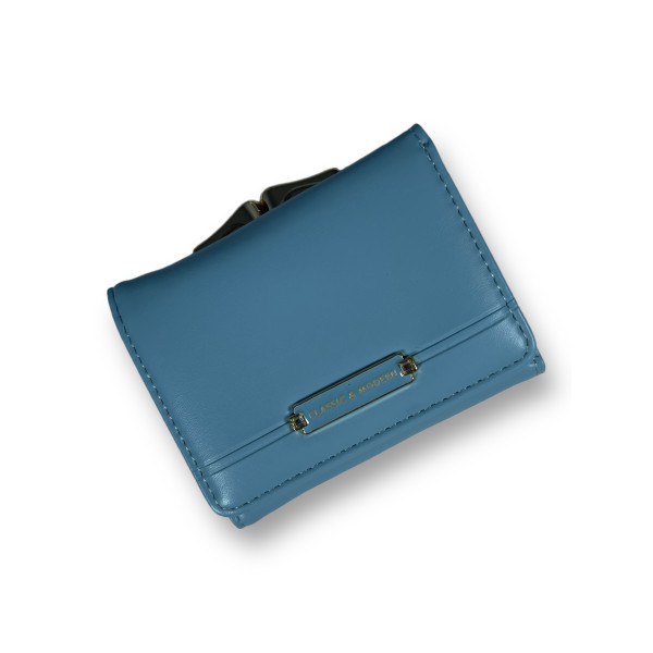 Стильный женский кошелек из экокожи, голубой, с кнопочной застежкой.