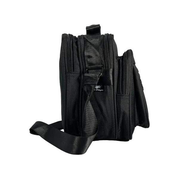 Стильна і комфортна сумка через плече, 4 відділення, текстиль, чорна Стильна і комфортна сумка через плече, 4 відділення, текстиль, чорна