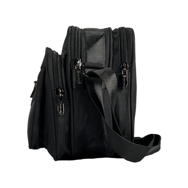 Стильна і комфортна сумка через плече, 4 відділення, текстиль, чорна Стильна і комфортна сумка через плече, 4 відділення, текстиль, чорна